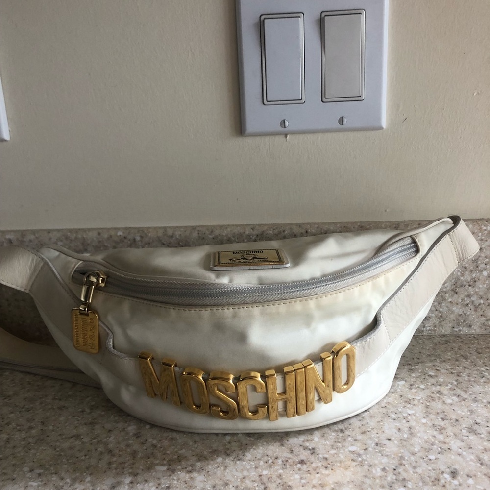 Vintage moschino fanny pack